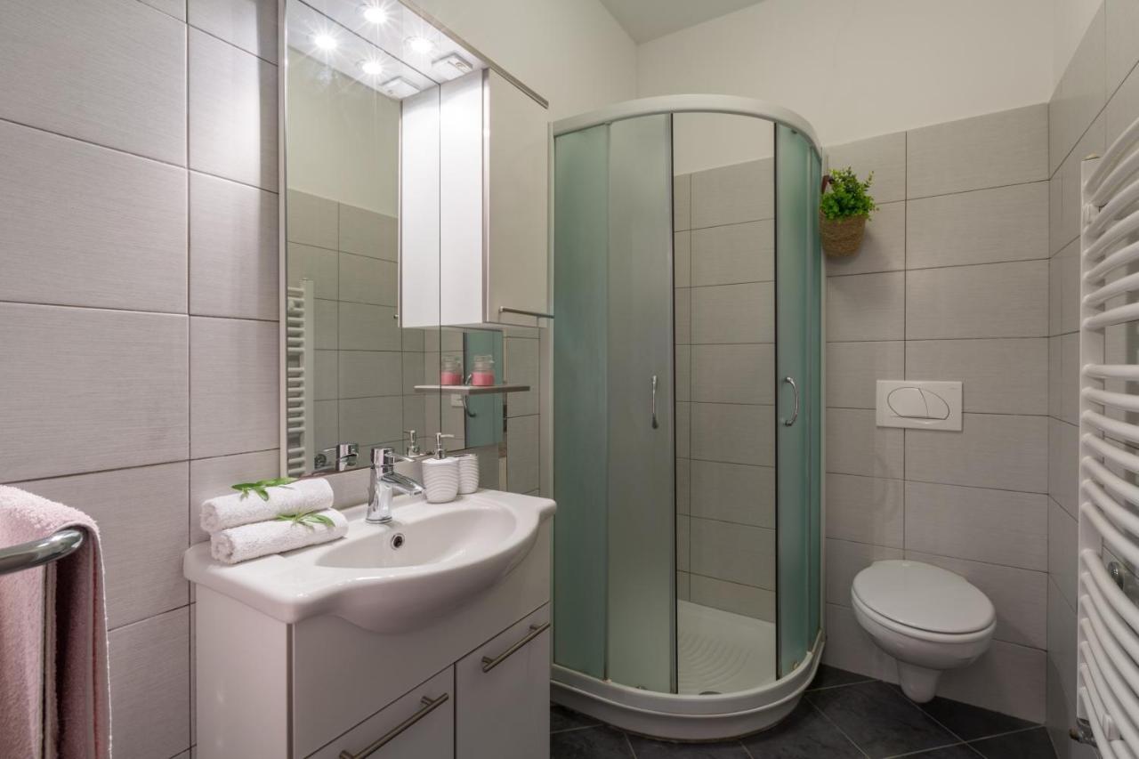 Studio Apartments Pinia-Marina Πόρετς Εξωτερικό φωτογραφία