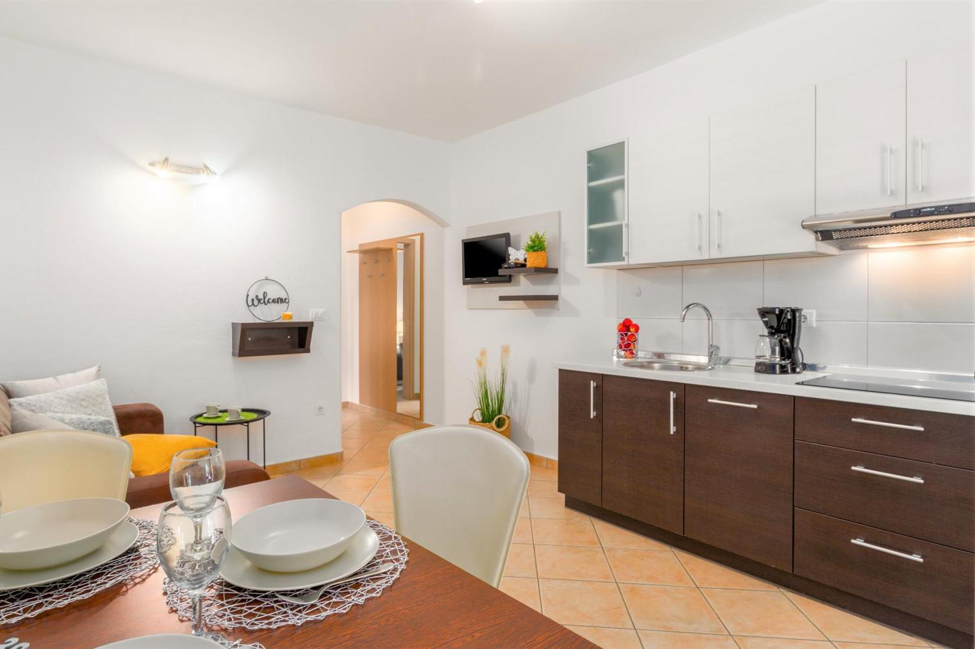 Studio Apartments Pinia-Marina Πόρετς Εξωτερικό φωτογραφία