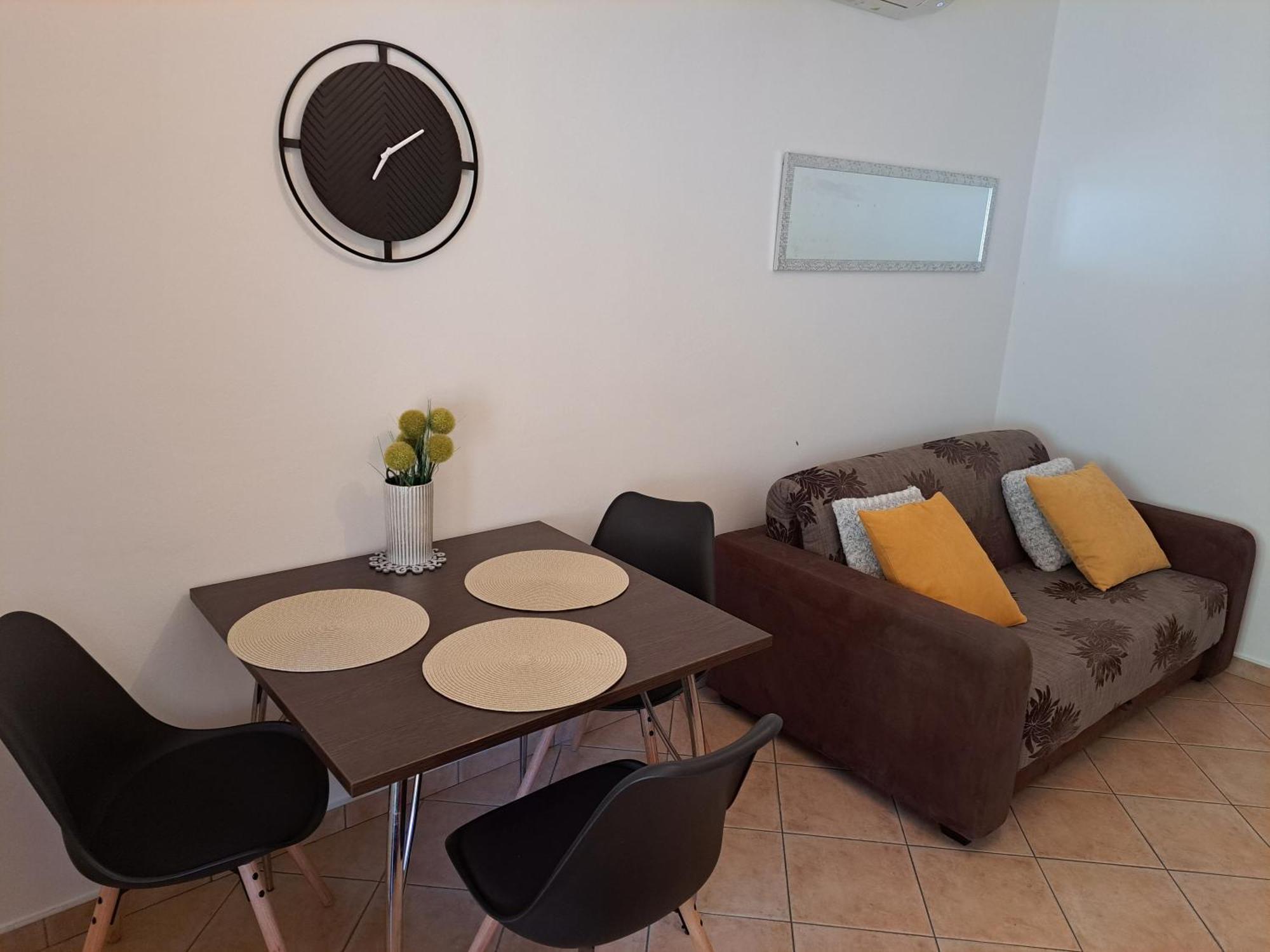 Studio Apartments Pinia-Marina Πόρετς Εξωτερικό φωτογραφία
